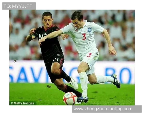 足球明星拜恩斯的传奇生涯与场上风采全解析 足球明星拜恩斯的传奇生涯与场上风采全解析